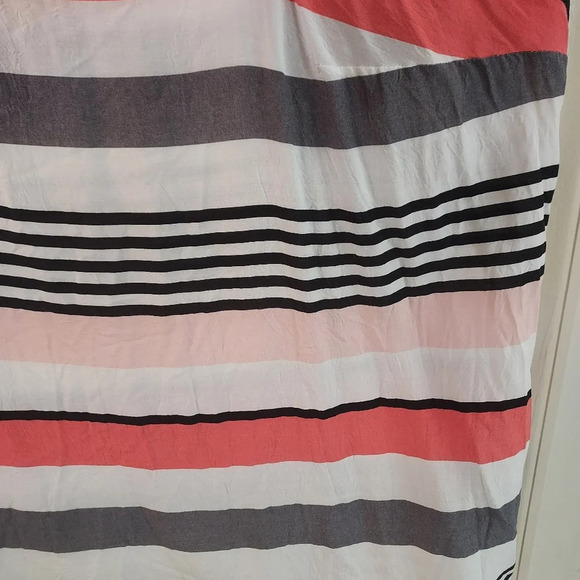 Torrid Black, Pink and Ivory Striped Challis Tank in Size 2 - Picture 7 of 9